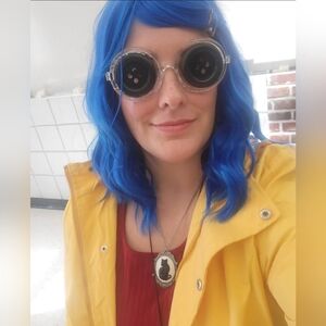 Stylish Black and Silver Goggles